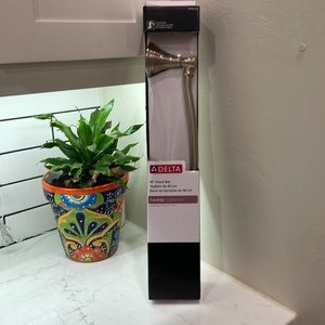 Delta 79718-CZ Cassidy 18Inch Towel Bar in CHAMPAGNE BRONZE